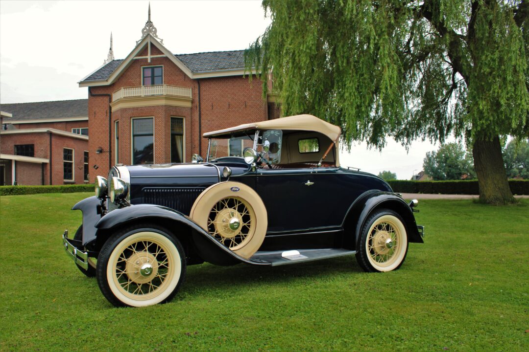 Ford model a roadster deluxe