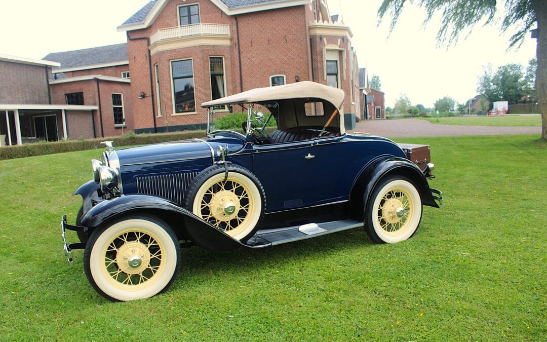Ford model a roadster deluxe